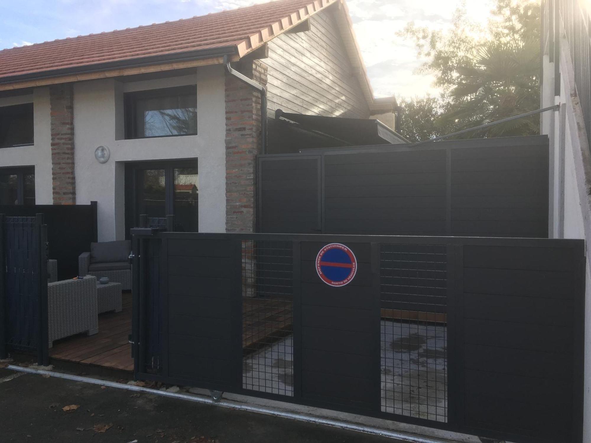 Les Spas De La Chartreuse Tarbes Exteriör bild